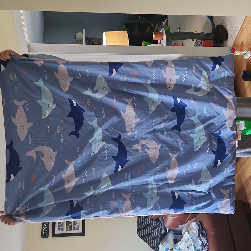 Toddler bed shark comforter